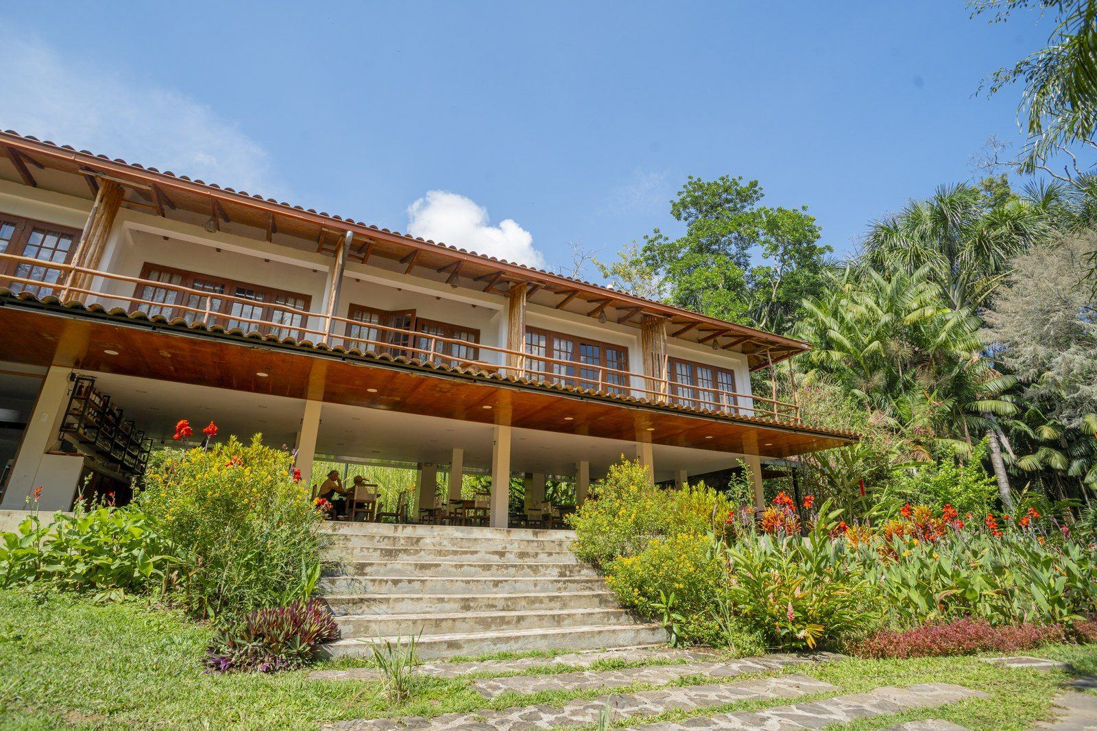 Garden scene at Kantu Garden Lodge