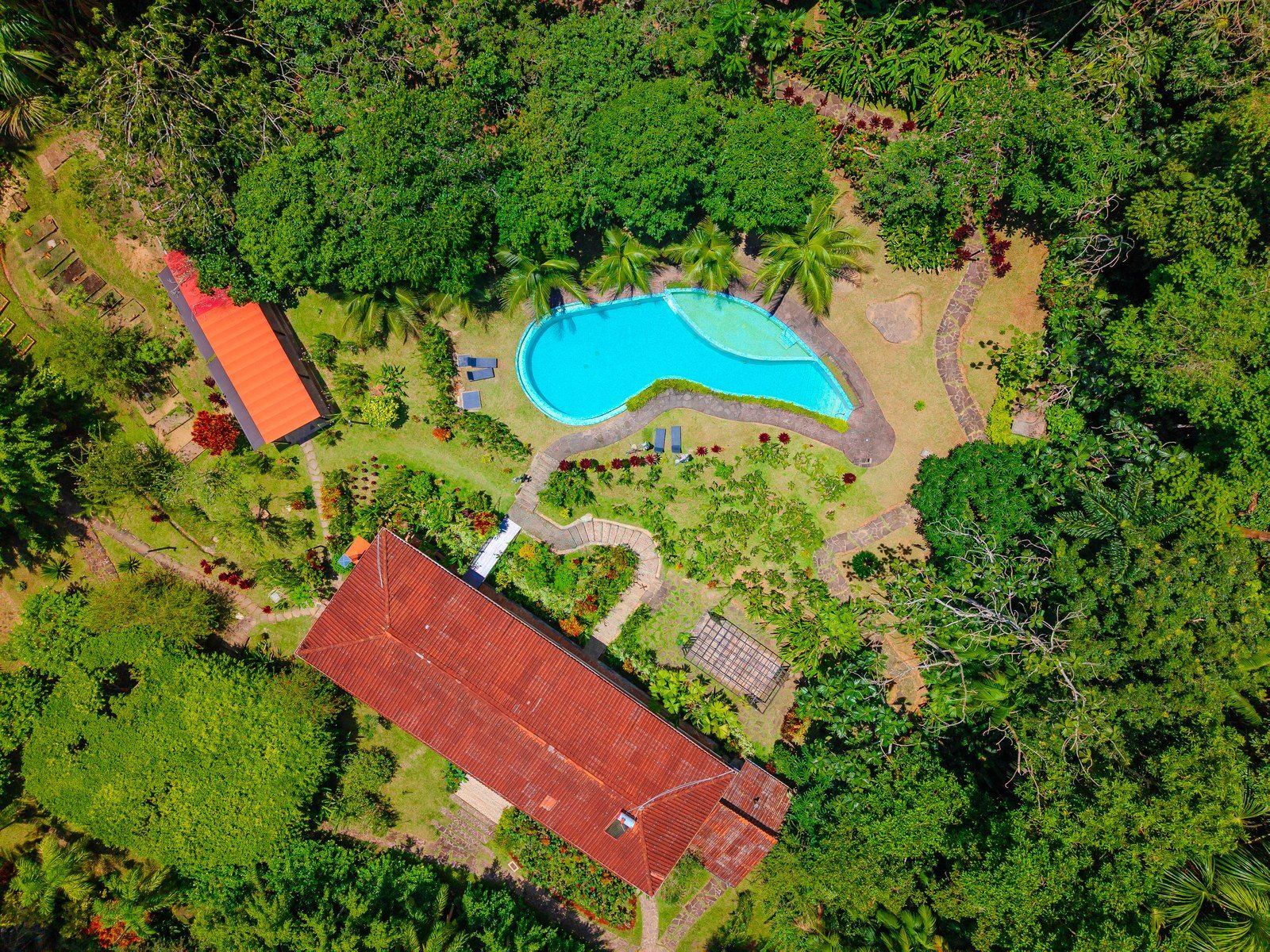 Kantu Garden Lodge grounds
