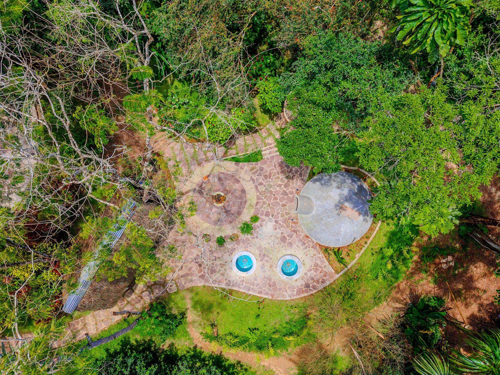 Kantu Garden Lodge grounds